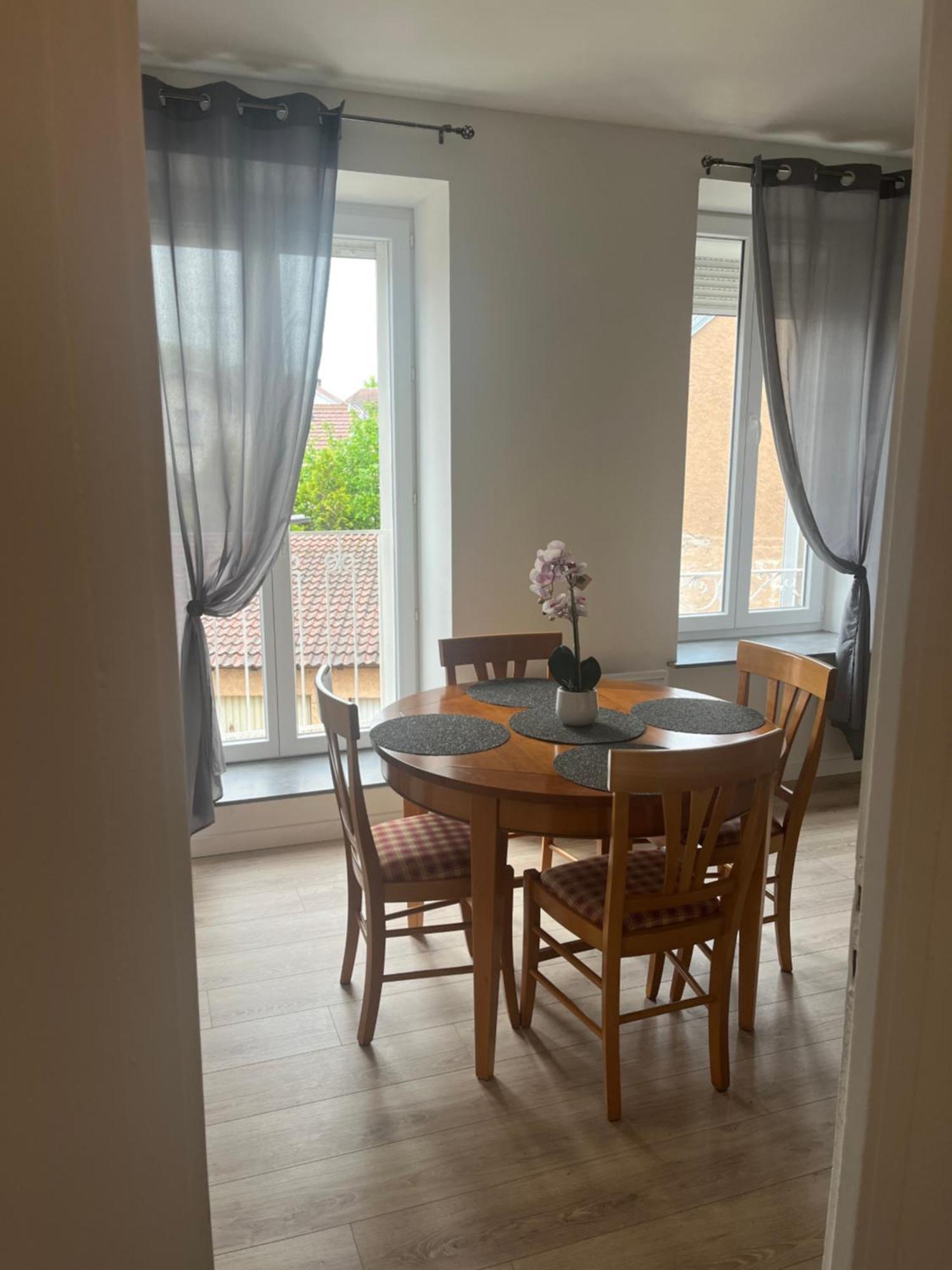 Appartement 2 Chambres Centre-Ville リュール エクステリア 写真